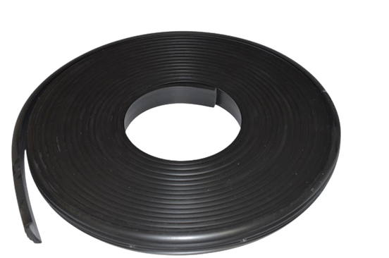 Брус привальный, черный, 20 футов (цена за 20 футов)