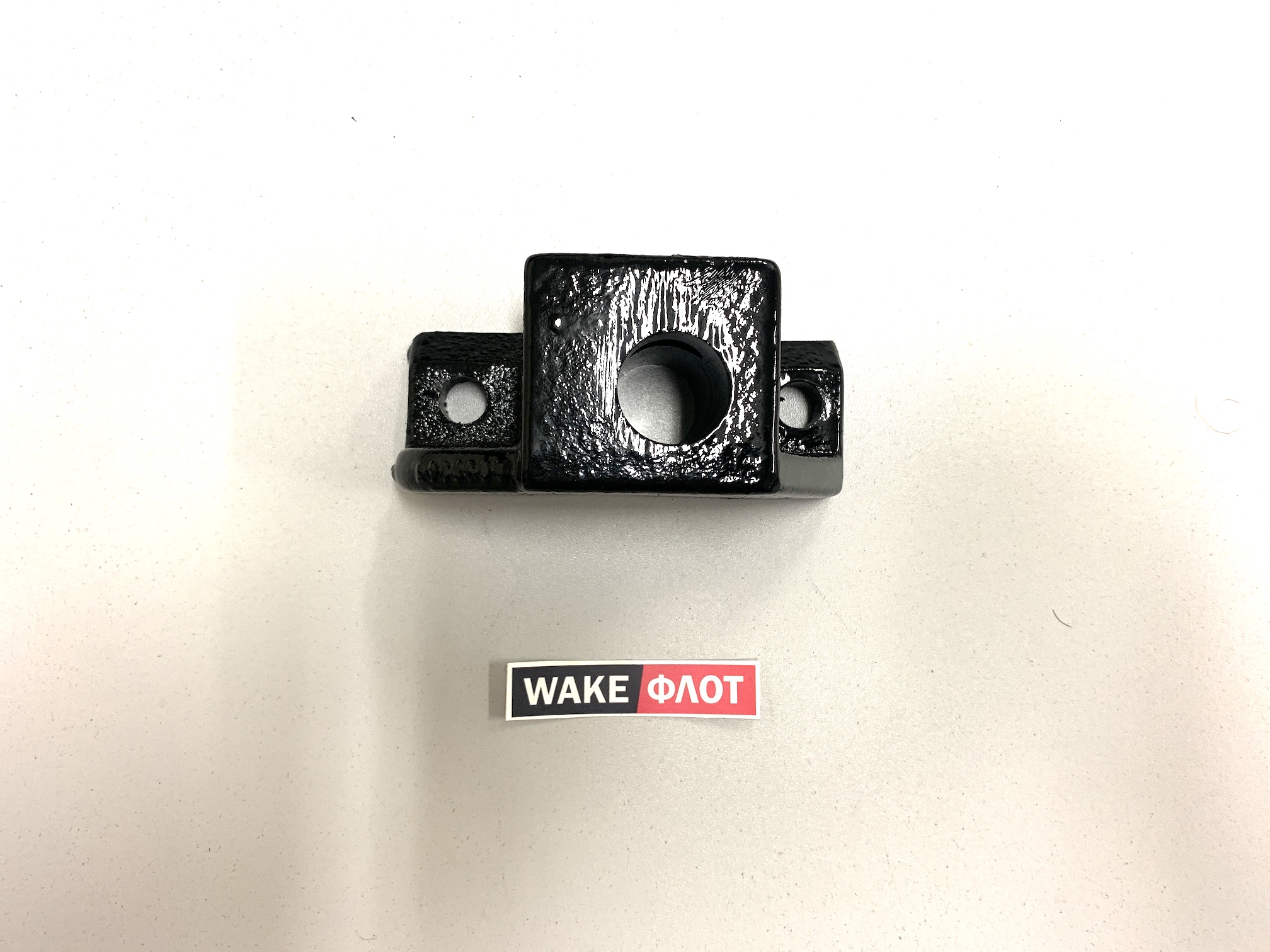 Крепление трансмиссии, 6.0L, PCM R090145