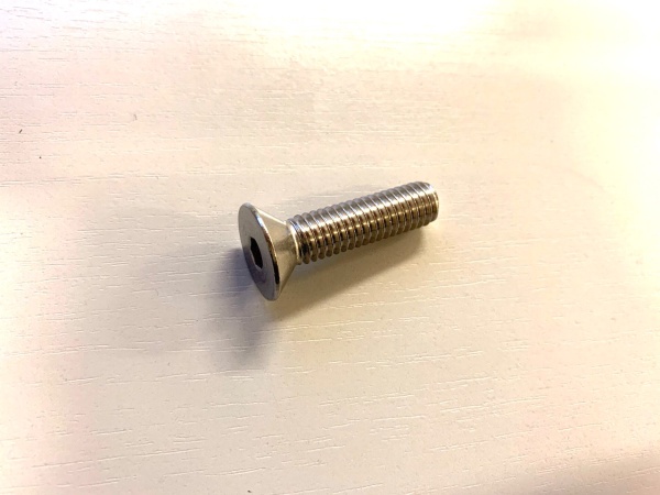 Болт тауэра